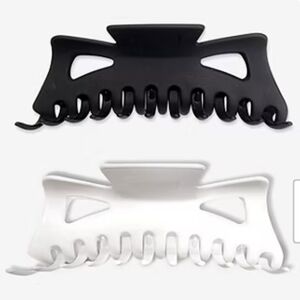 1/$5 or 3/$10 NWT a.n.a Black & White Large Claw 2-pc. Hair Clip